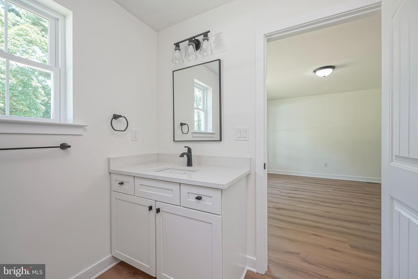 127 Newton Ave Property Photo 22