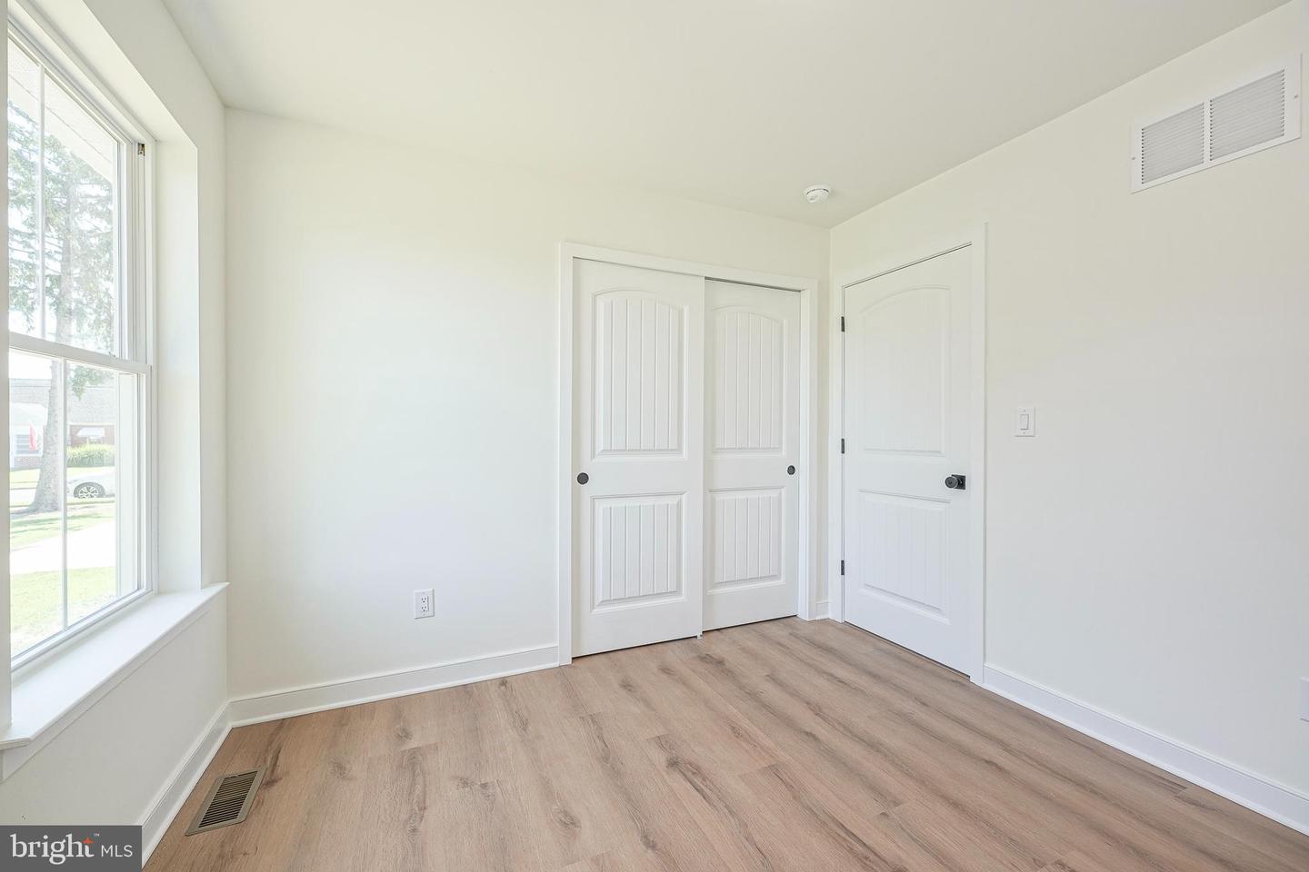 127 Newton Ave Property Photo 24