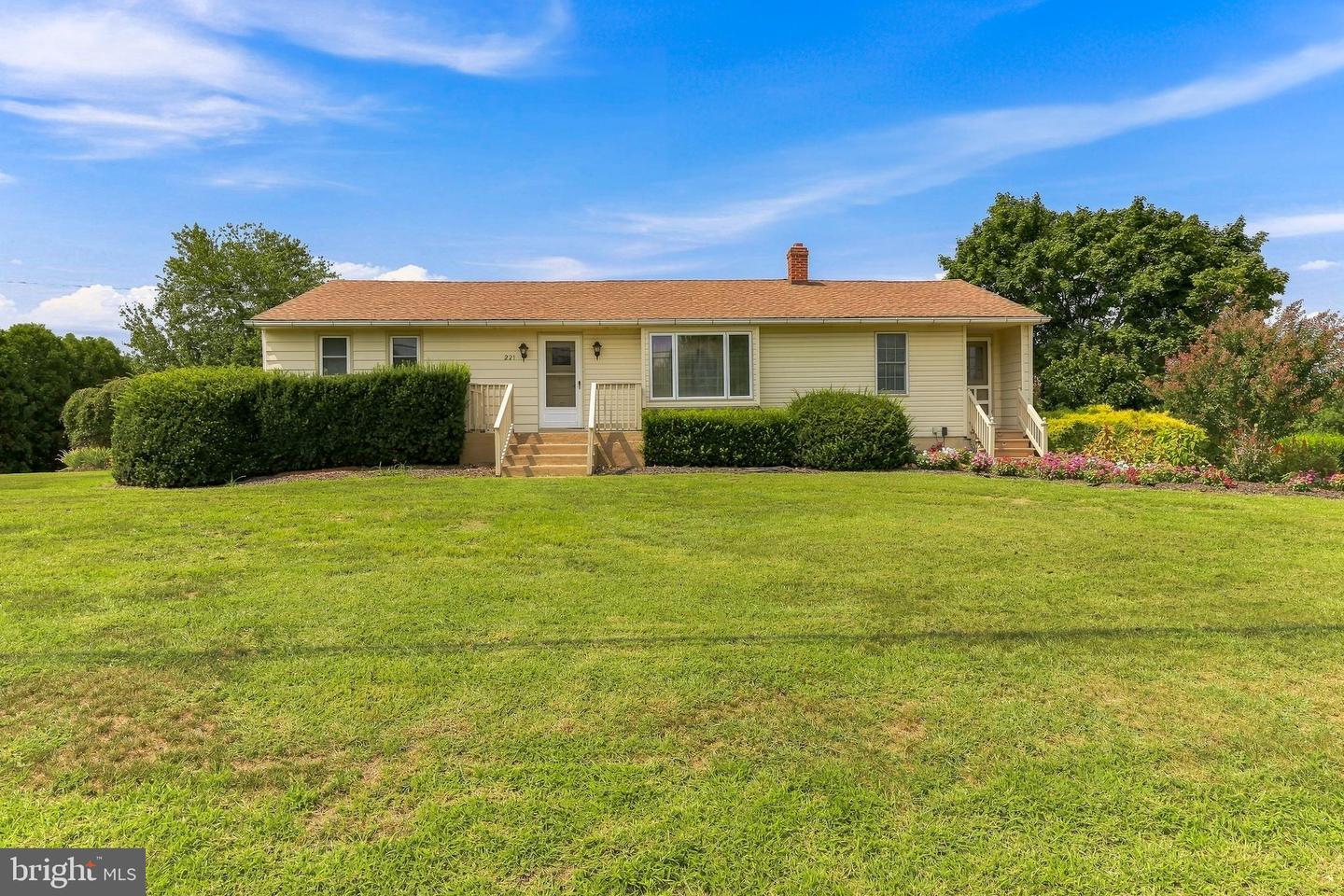 221 Sherwin Rd Property Photo 1