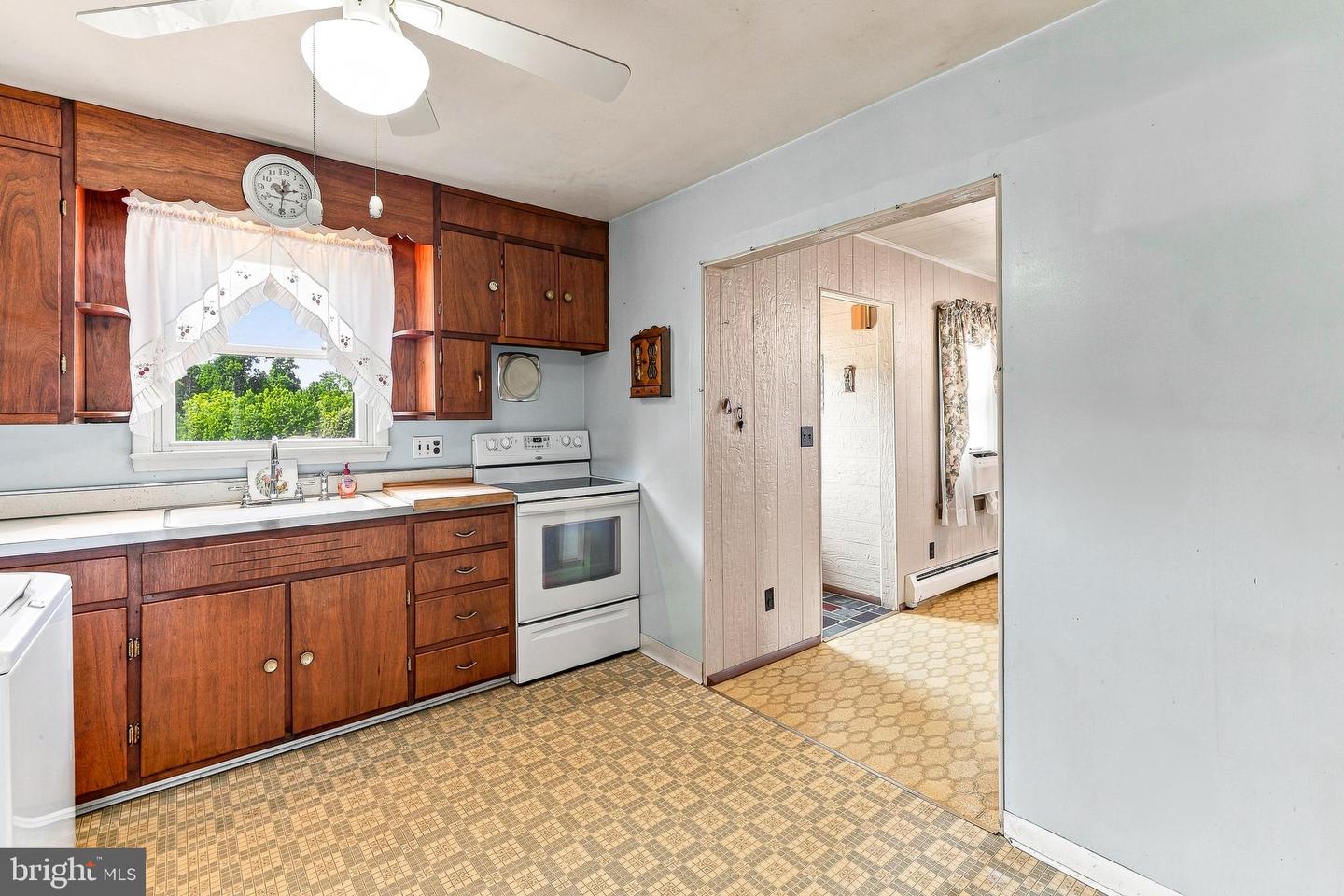 221 Sherwin Rd Property Photo 3
