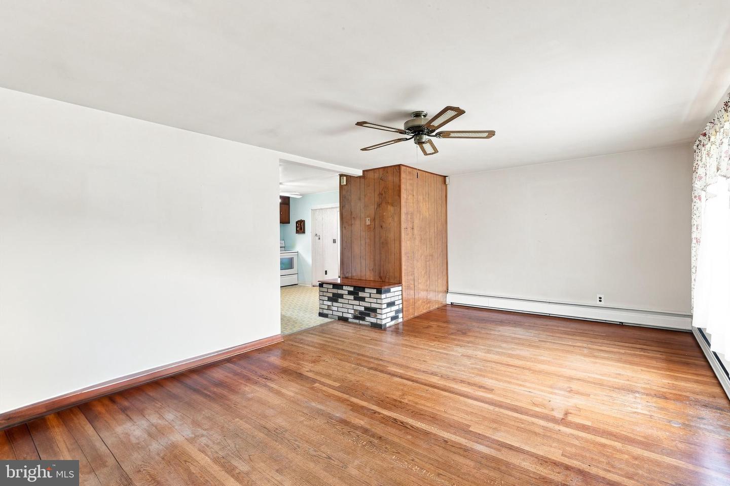 221 Sherwin Rd Property Photo 5