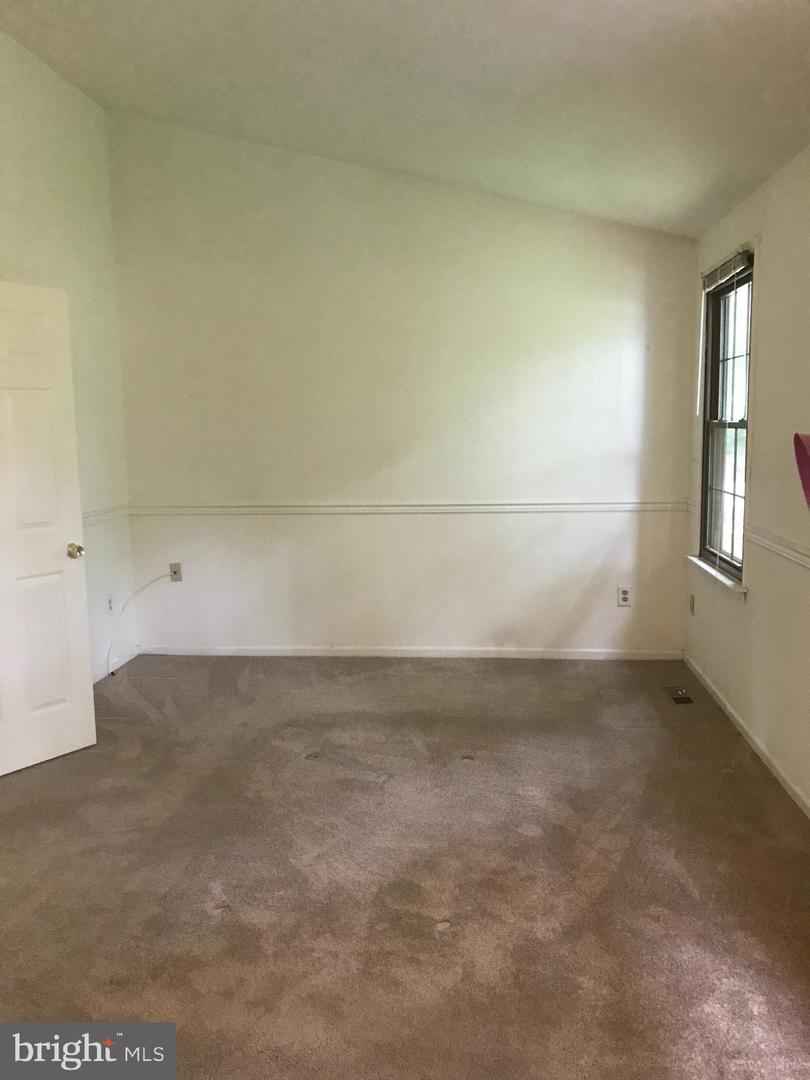 345 Brookdale Blvd Property Photo 10