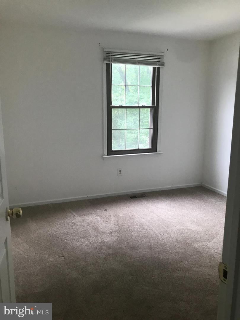 345 Brookdale Blvd Property Photo 11