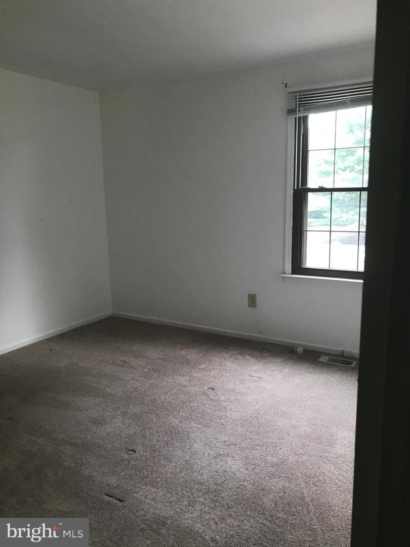 345 Brookdale Blvd Property Photo 12