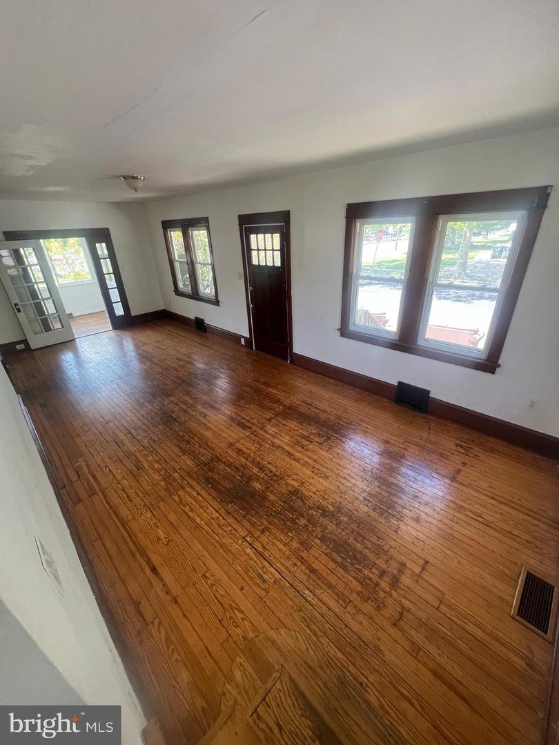 20 Normal Blvd Property Photo 8
