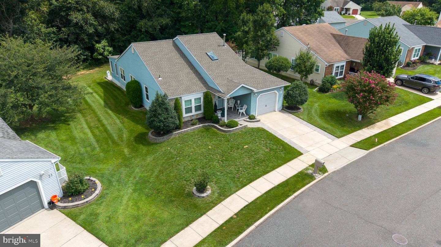 19 PINECREST DR