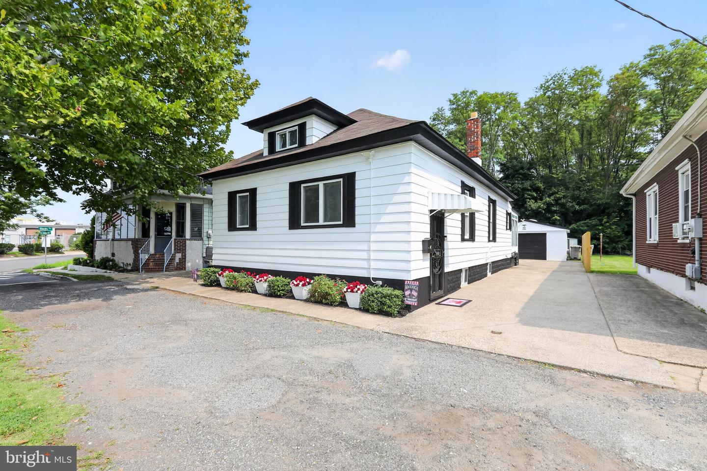 4 Blacks Ter Property Photo 1