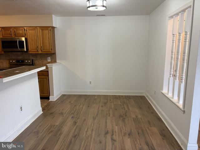 23 Pickwick Pl #bldg K Property Photo 5