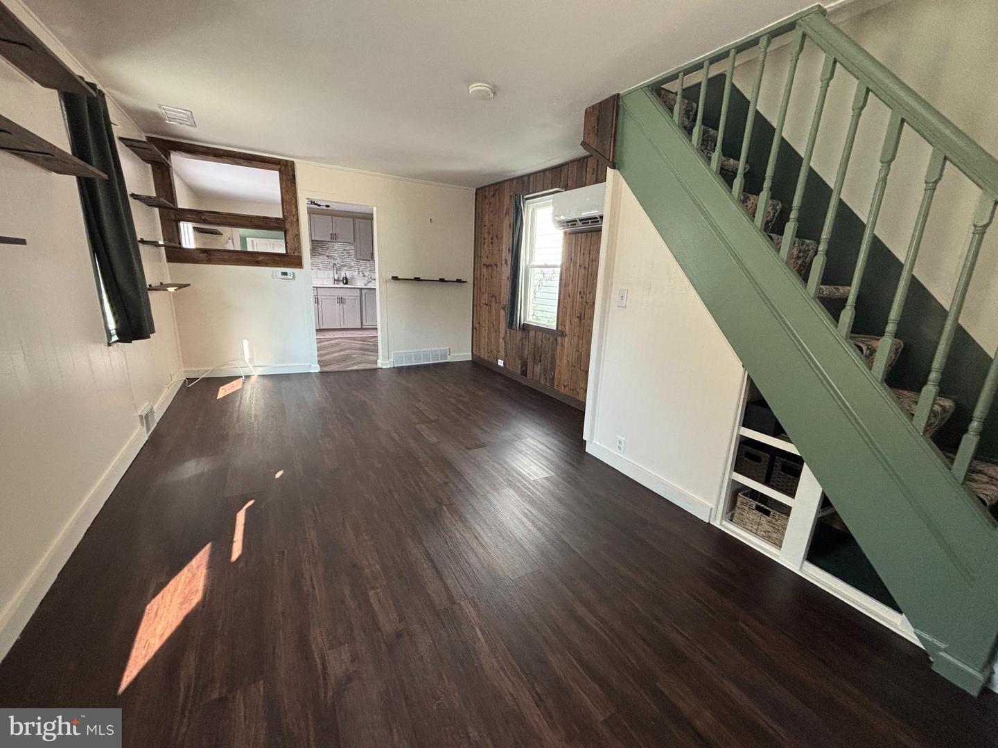 167 West Ave Property Photo 4
