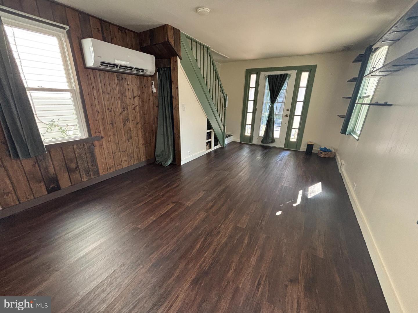 167 West Ave Property Photo 6