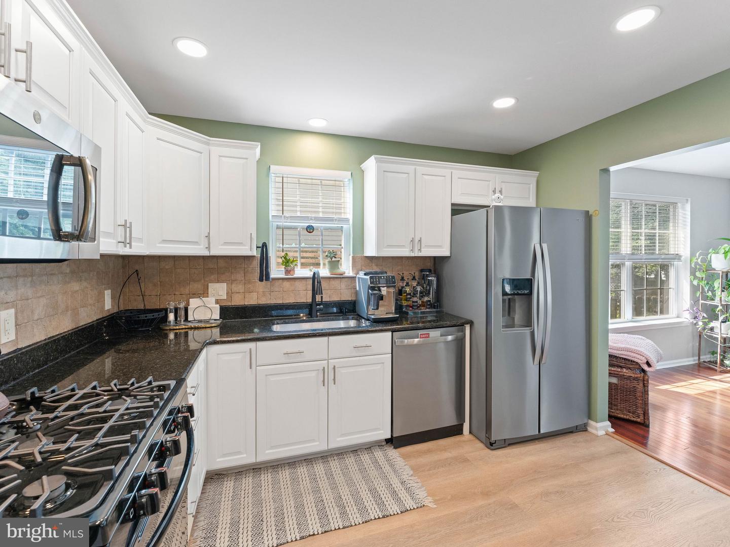 443 Hemlock Ter Property Photo 11