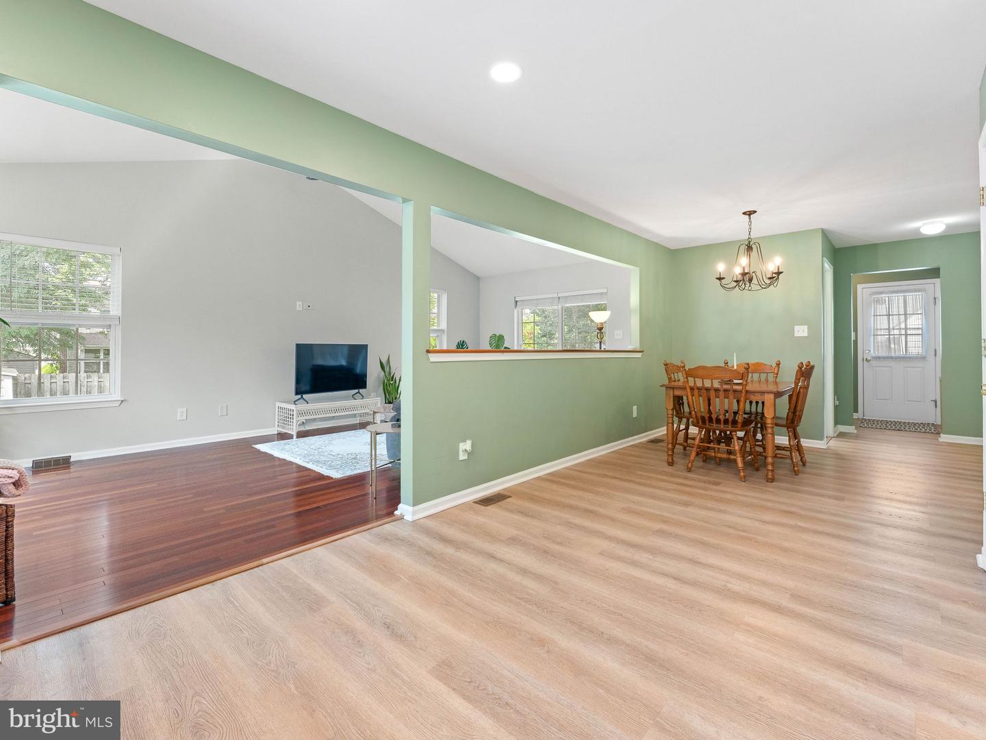 443 Hemlock Ter Property Photo 12