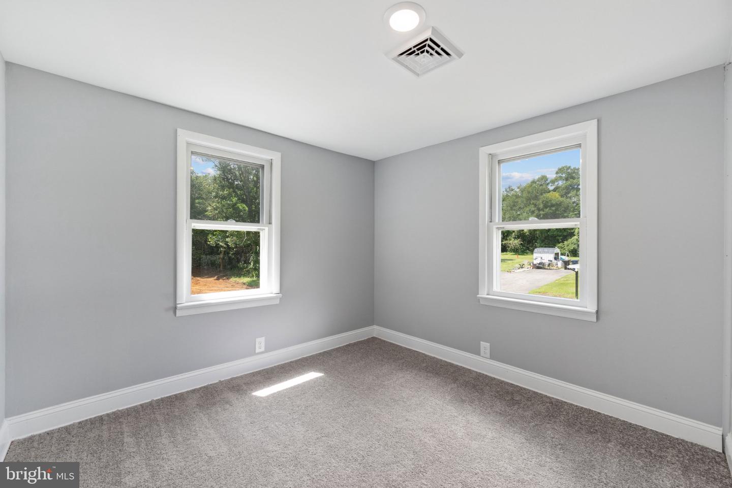 33 Mantua Rd Property Photo 15