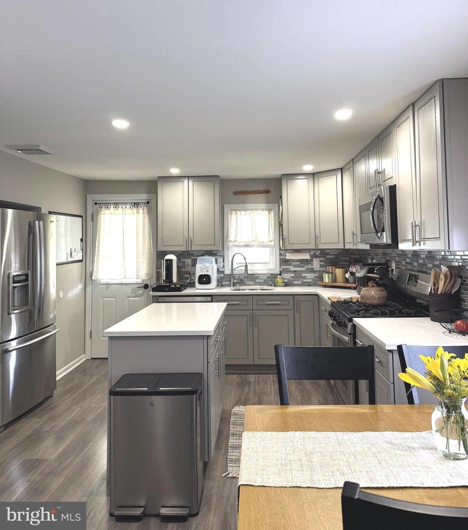 1935 Bellevue Ave Property Photo 1