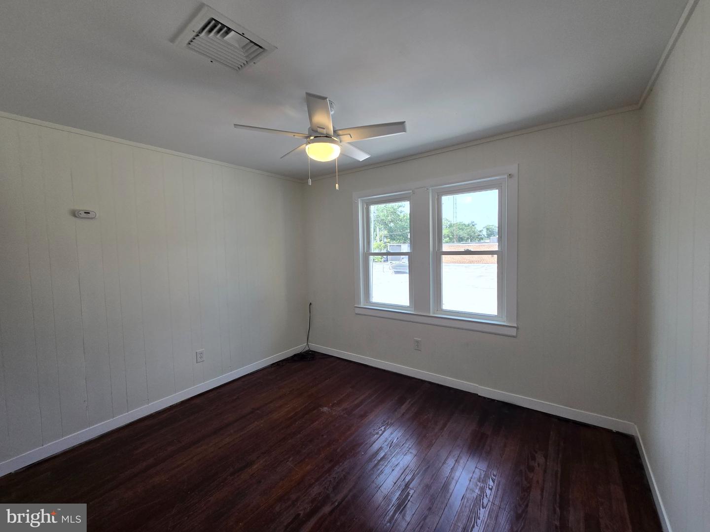 130 S Broadway Property Photo 1