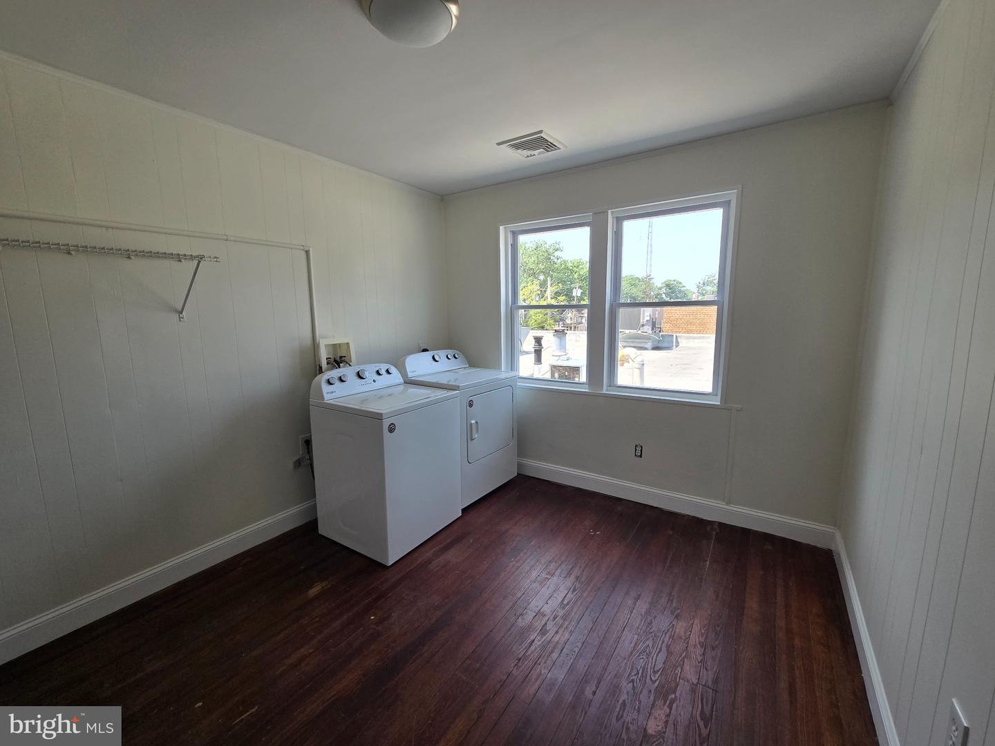 130 S Broadway Property Photo 9