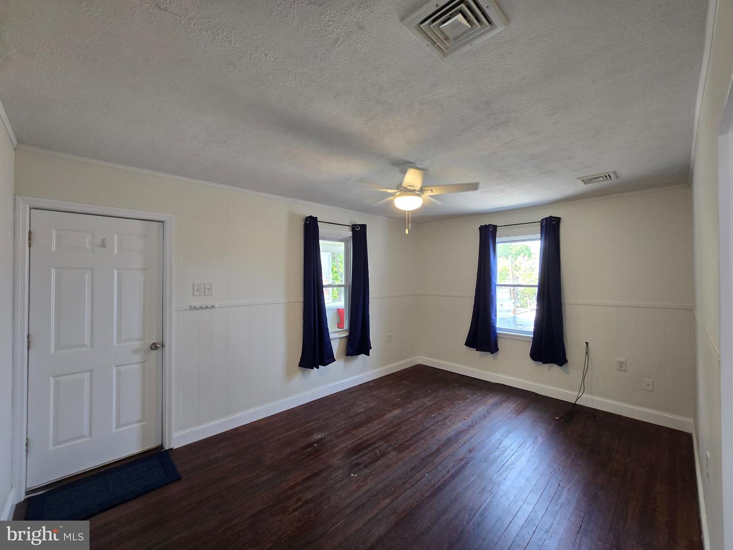 130 S Broadway Property Photo 14