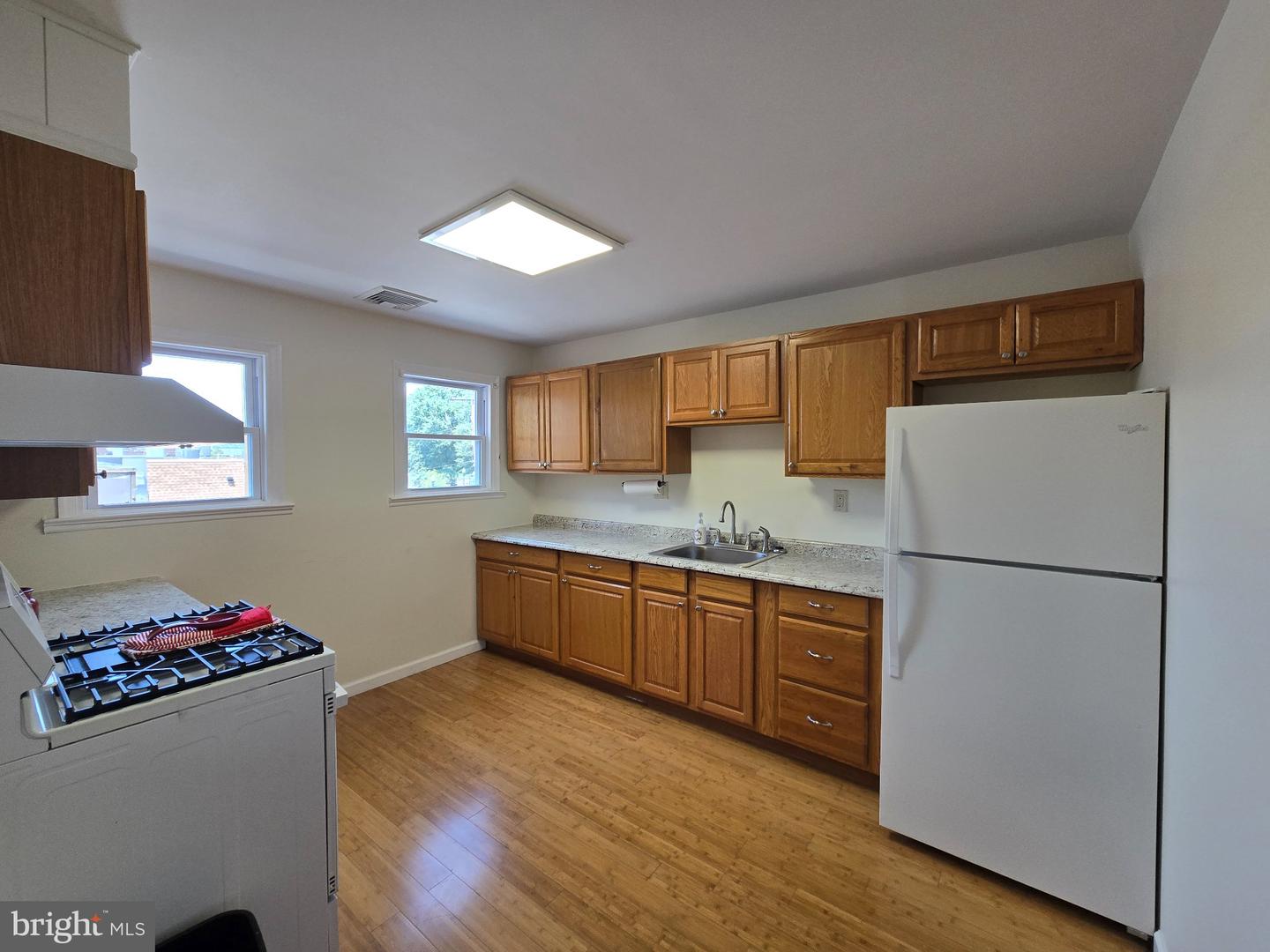 130 S Broadway Property Photo 15