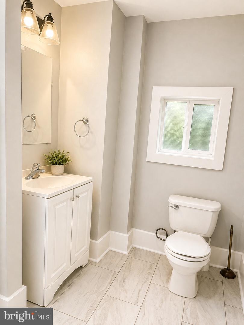 227 N Main St #a Property Photo 7