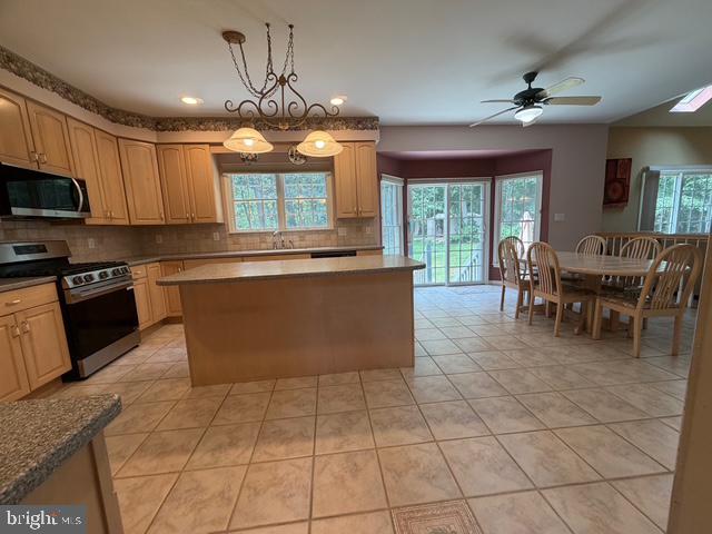 106 Hilltop Ct Property Photo 12