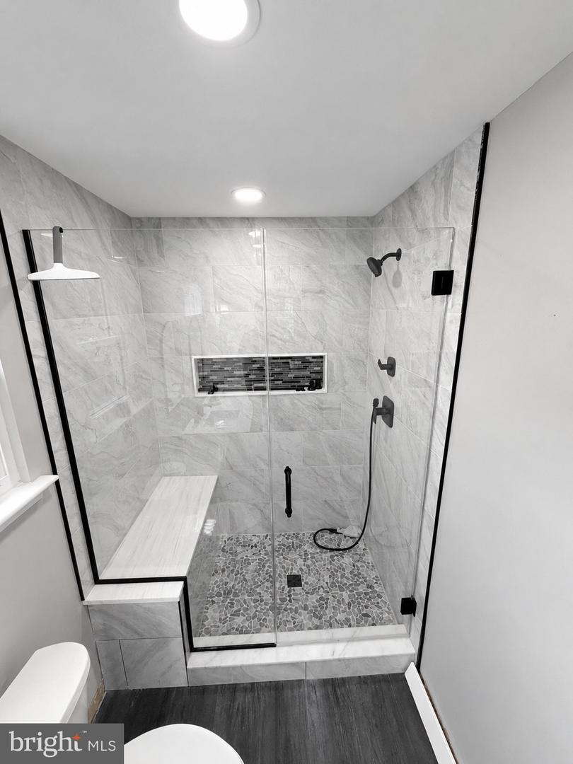 501 Forest Ct Property Photo 19