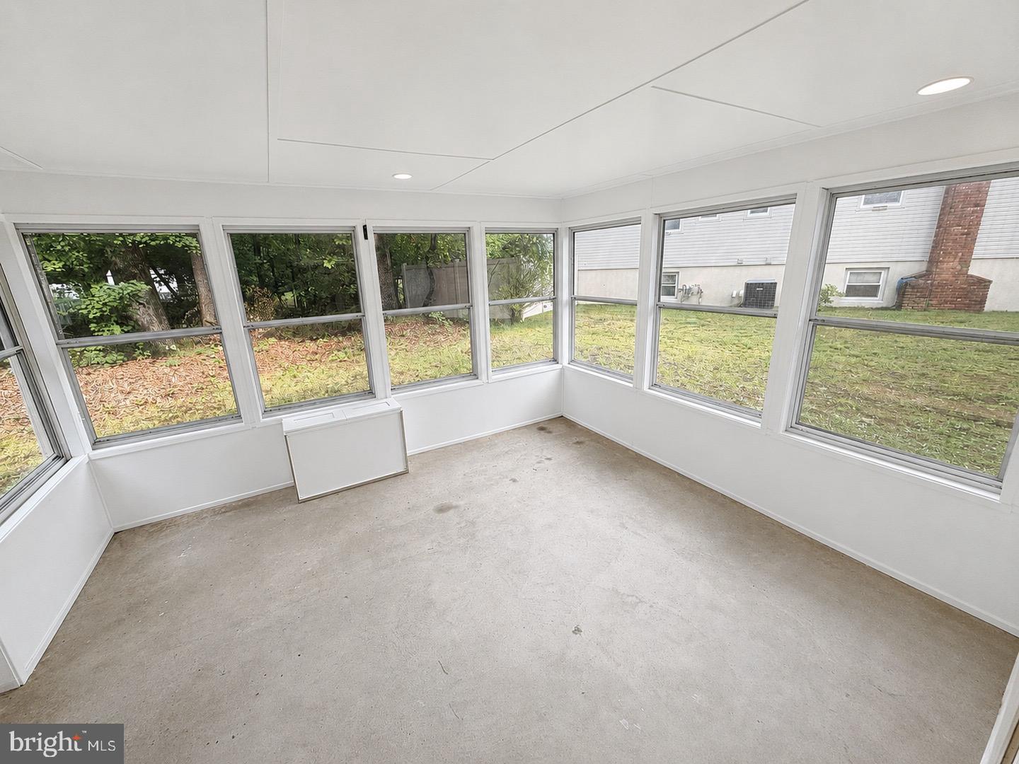 501 Forest Ct Property Photo 21