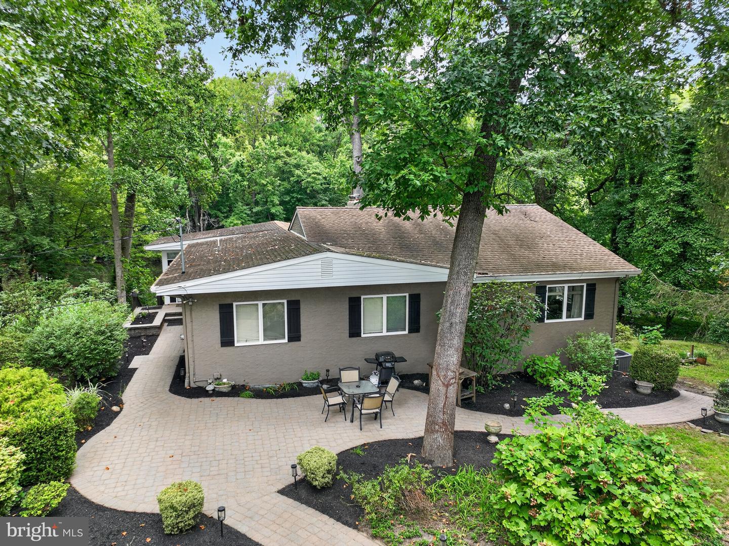60 Laurel Dr Property Photo 35