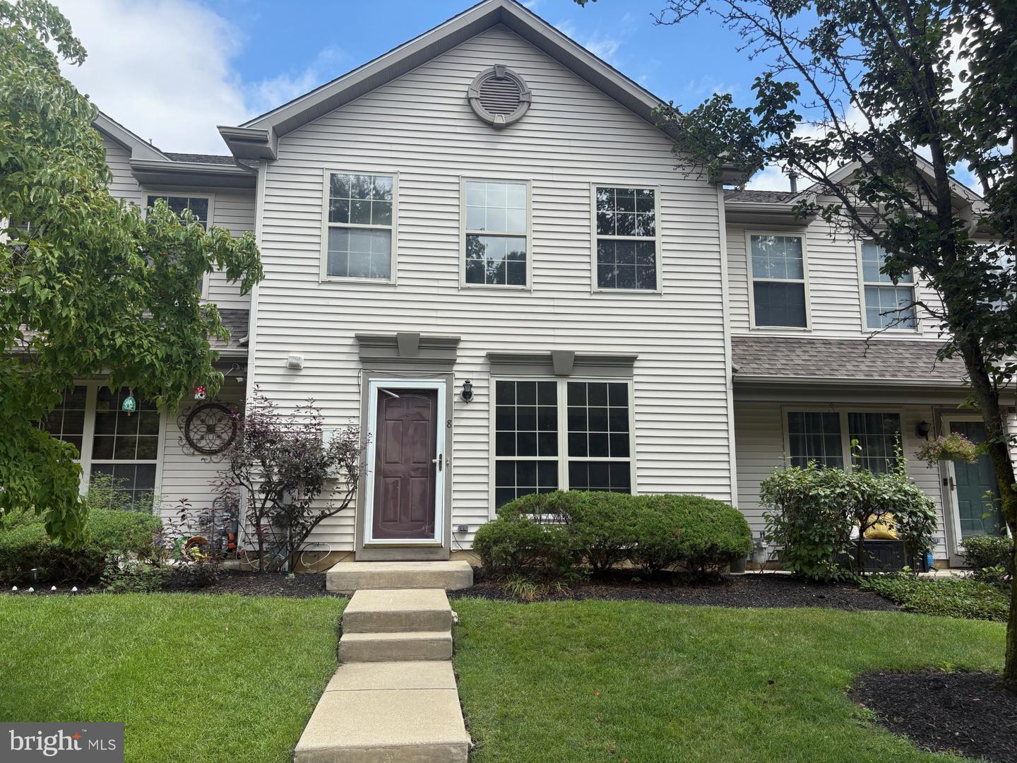 8 Woodbrook Dr Property Photo 1
