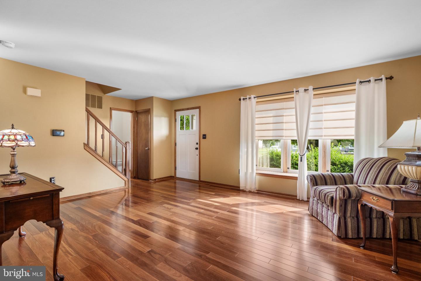 8 Williamsburg Ct Property Photo 3