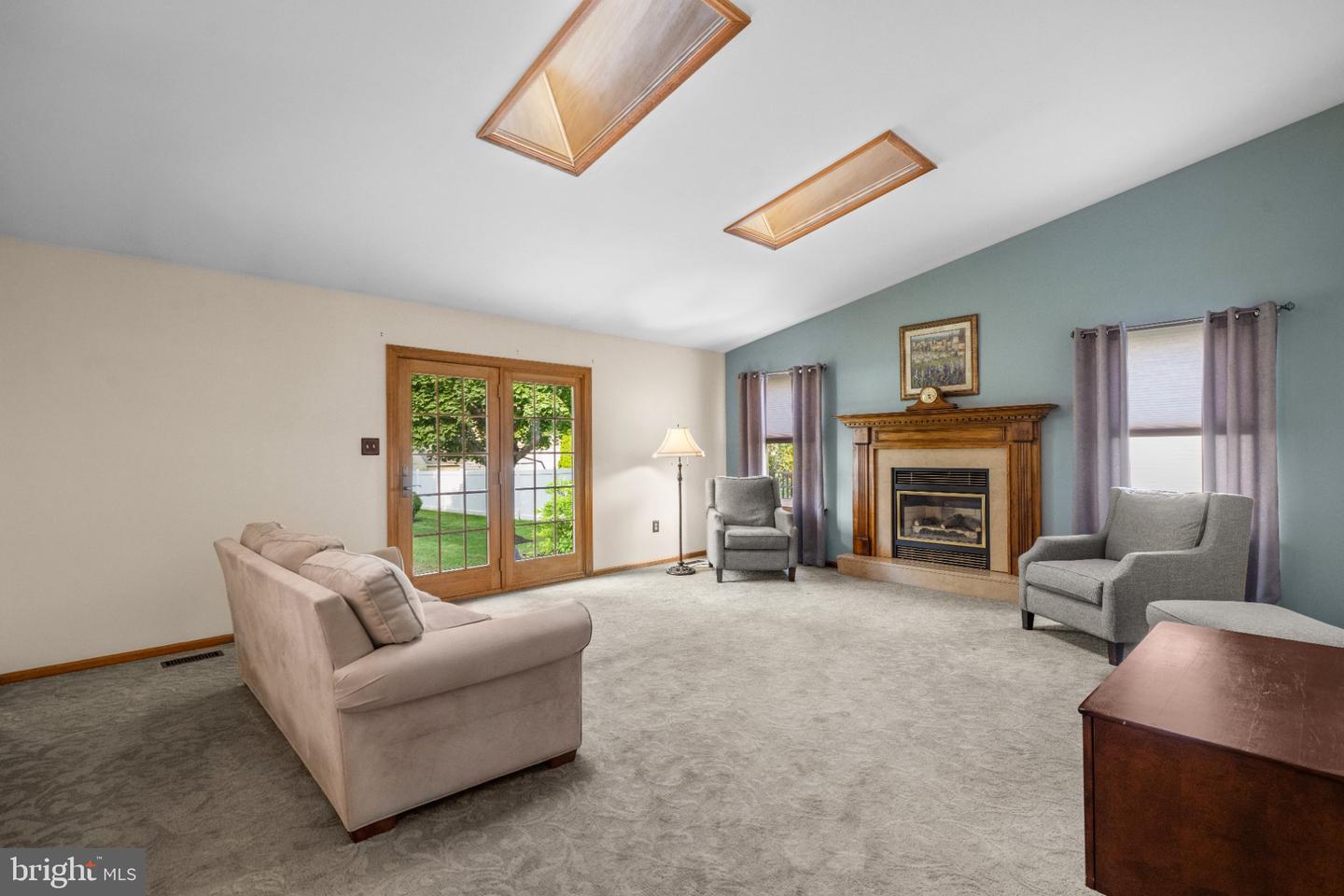 8 Williamsburg Ct Property Photo 10