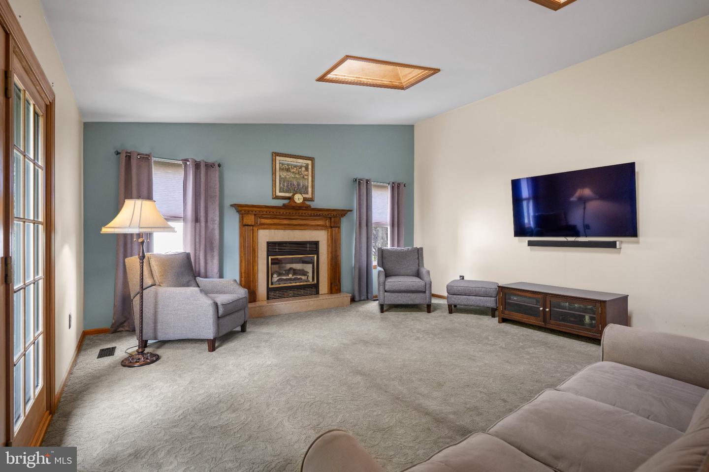 8 Williamsburg Ct Property Photo 11