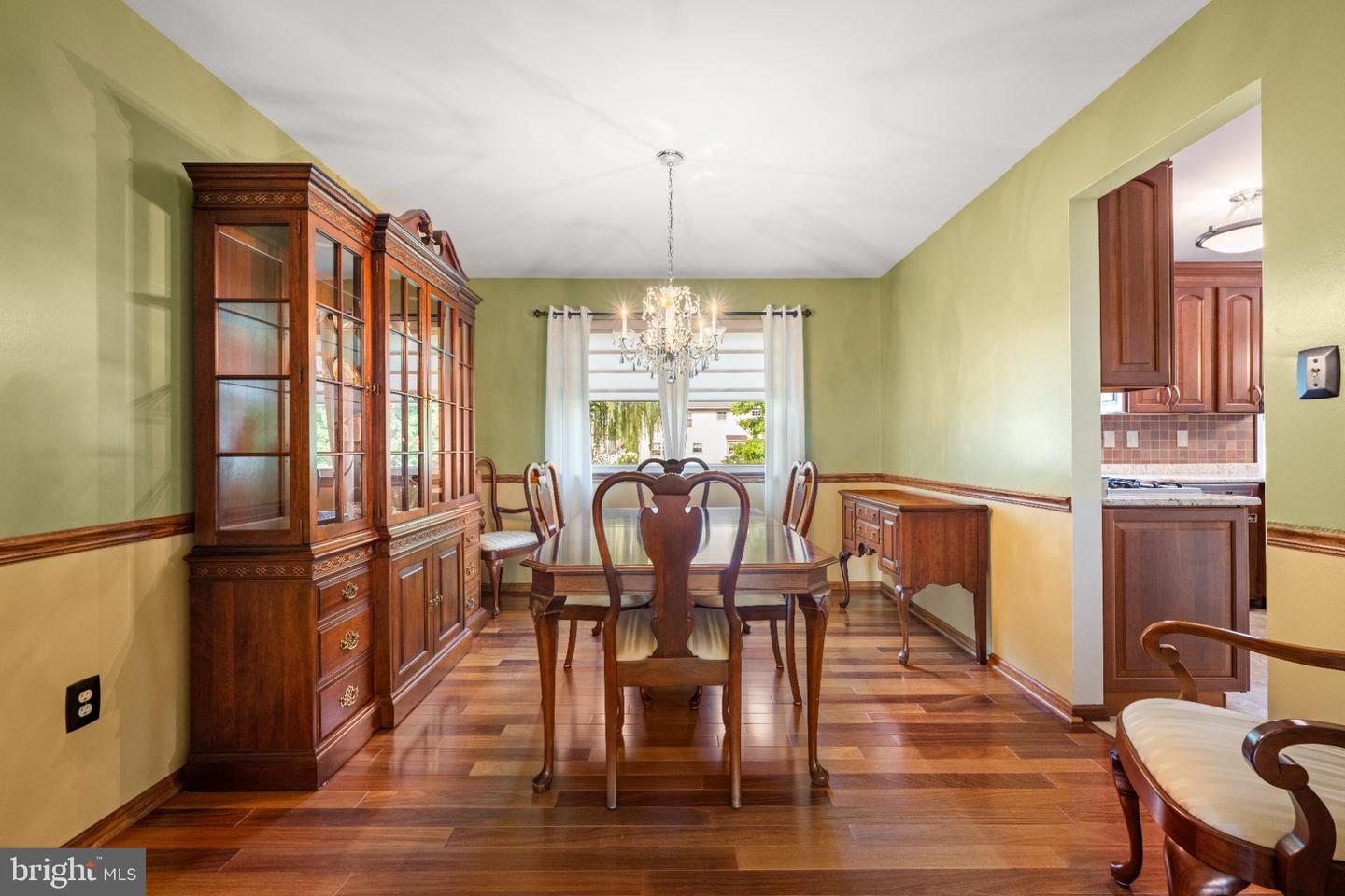 8 Williamsburg Ct Property Photo 14