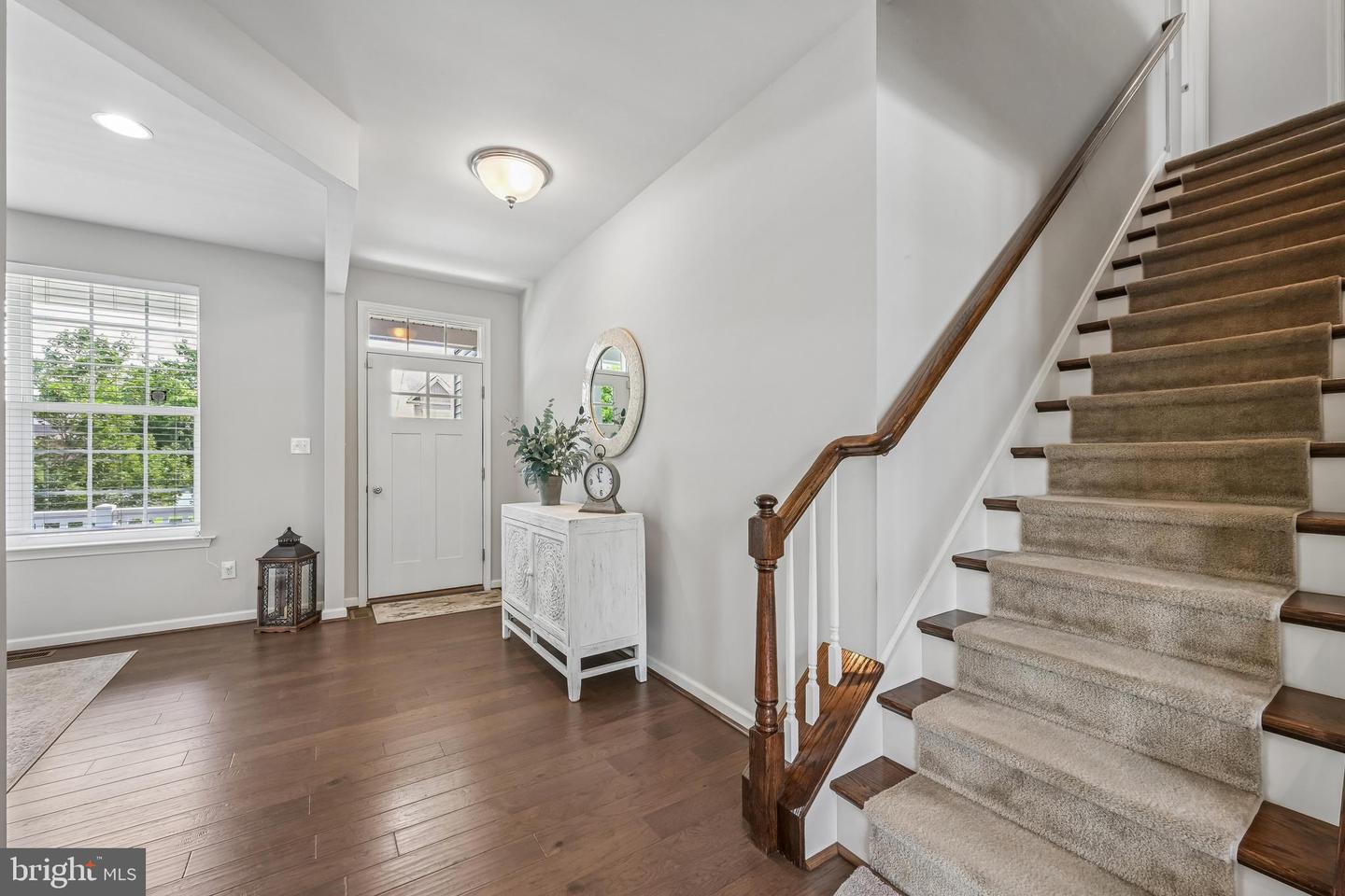 1008 Shira Ct Property Photo 3
