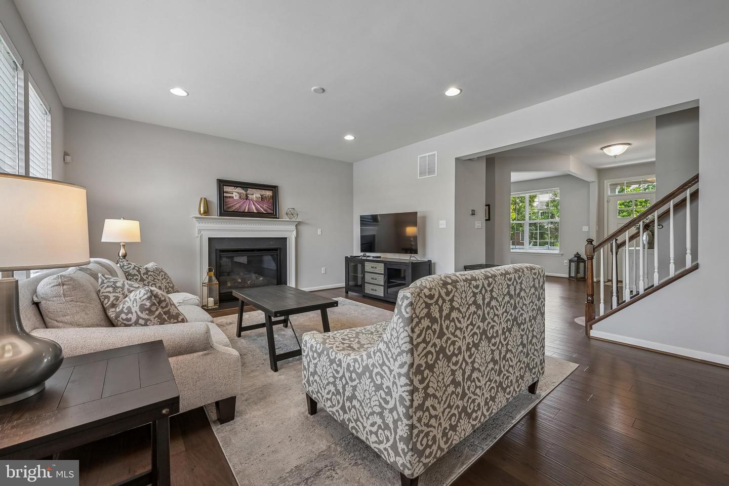1008 Shira Ct Property Photo 10