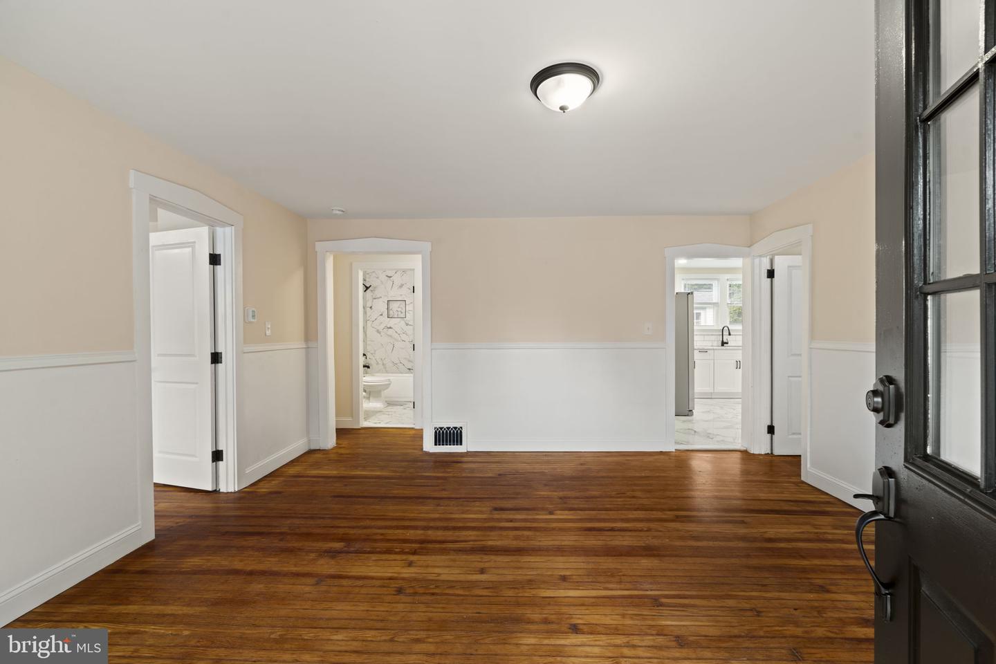 301 University Blvd Property Photo 6