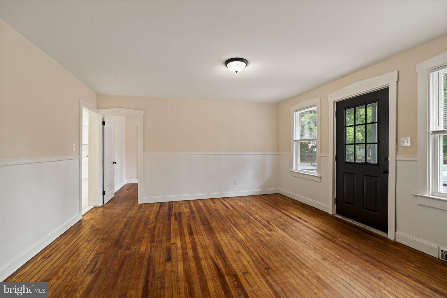 301 University Blvd Property Photo 8