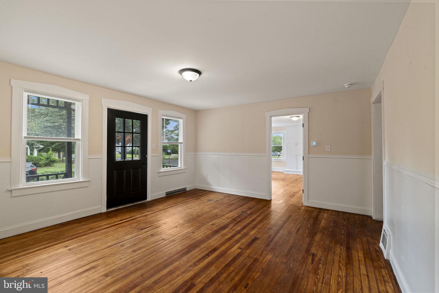 301 University Blvd Property Photo 11
