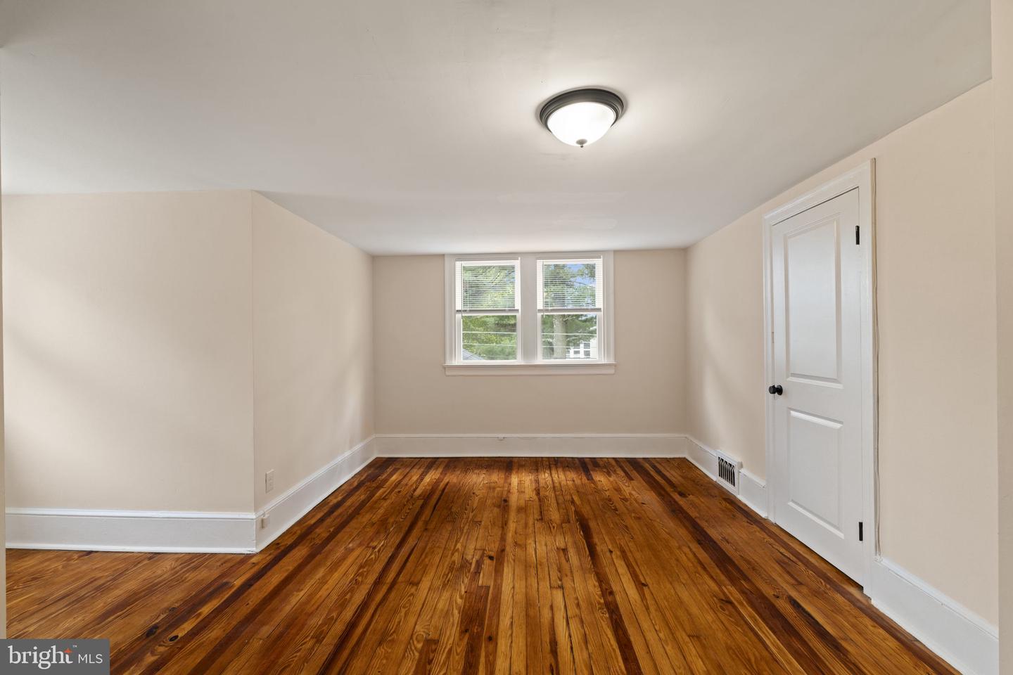 301 University Blvd Property Photo 24