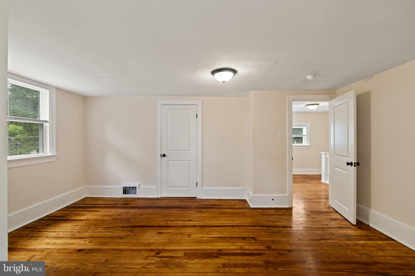 301 University Blvd Property Photo 25