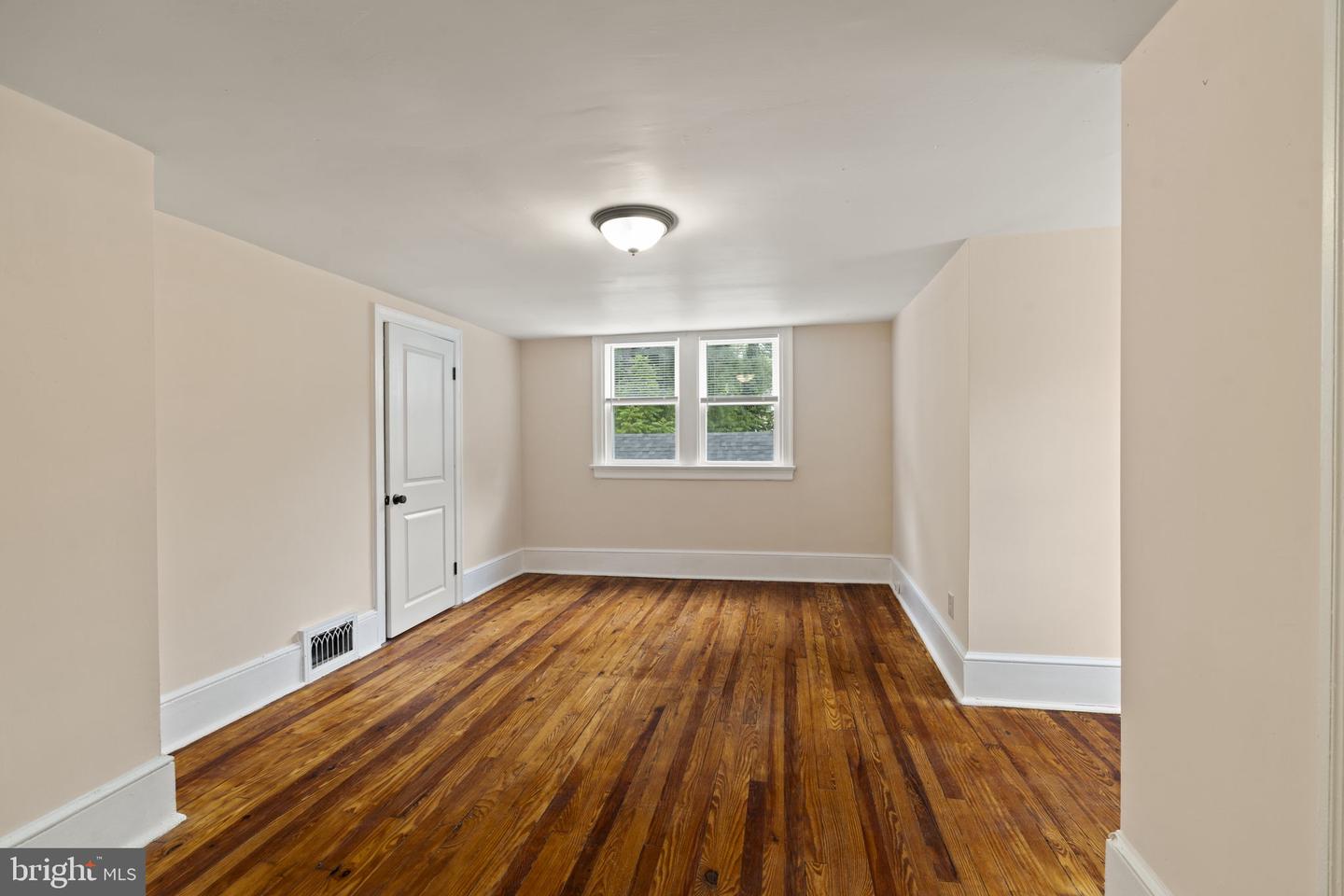 301 University Blvd Property Photo 28