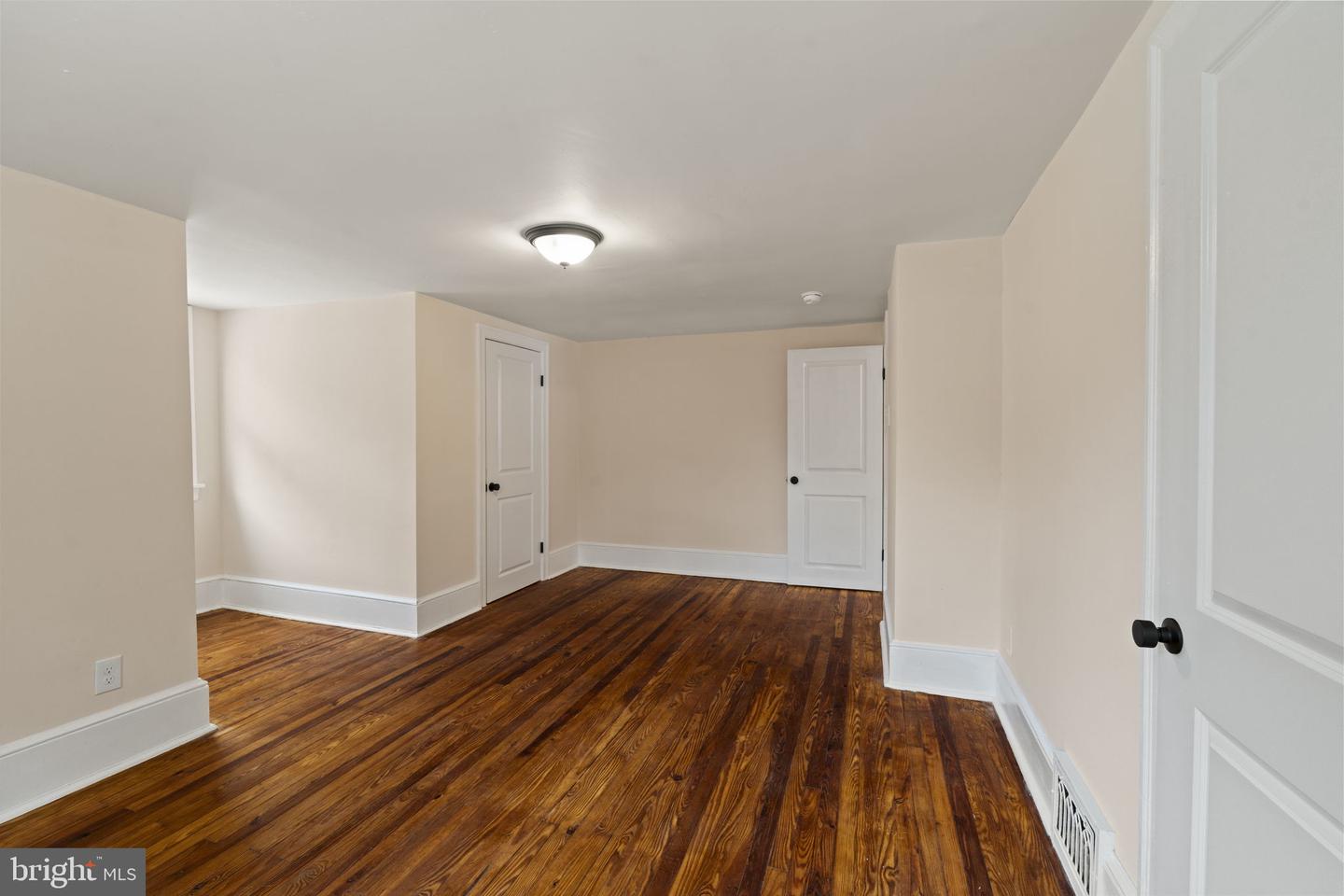 301 University Blvd Property Photo 29