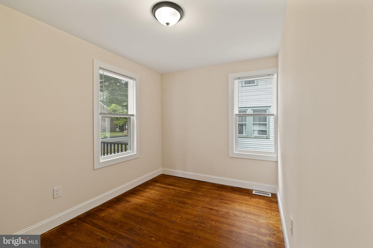 301 University Blvd Property Photo 32