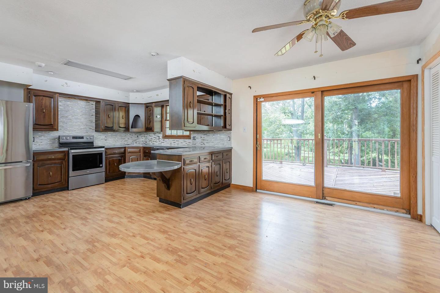 8 Grove St Property Photo 3