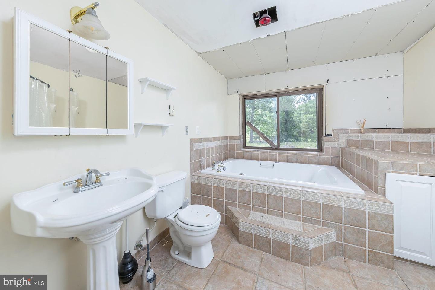 8 Grove St Property Photo 8