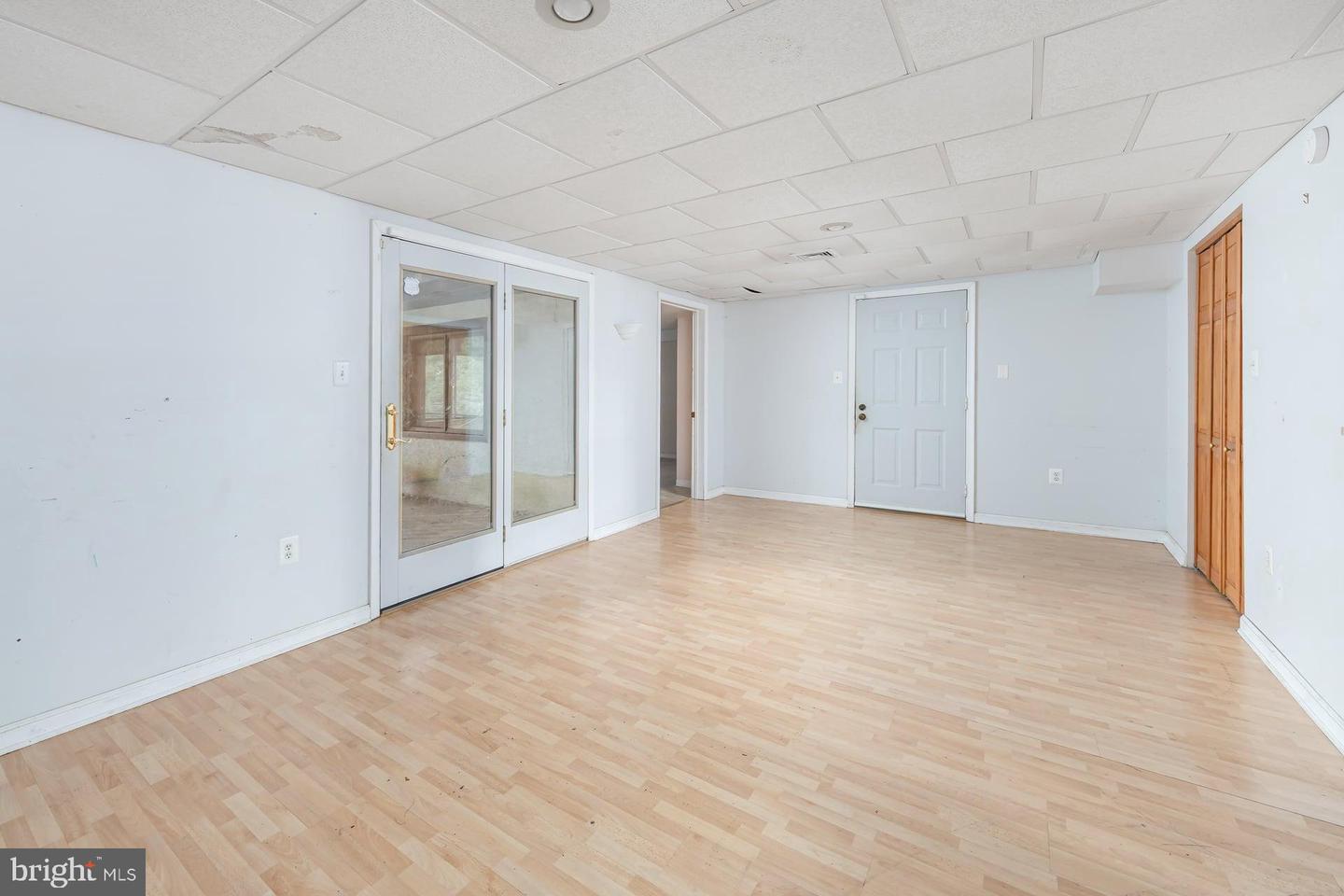 8 Grove St Property Photo 9