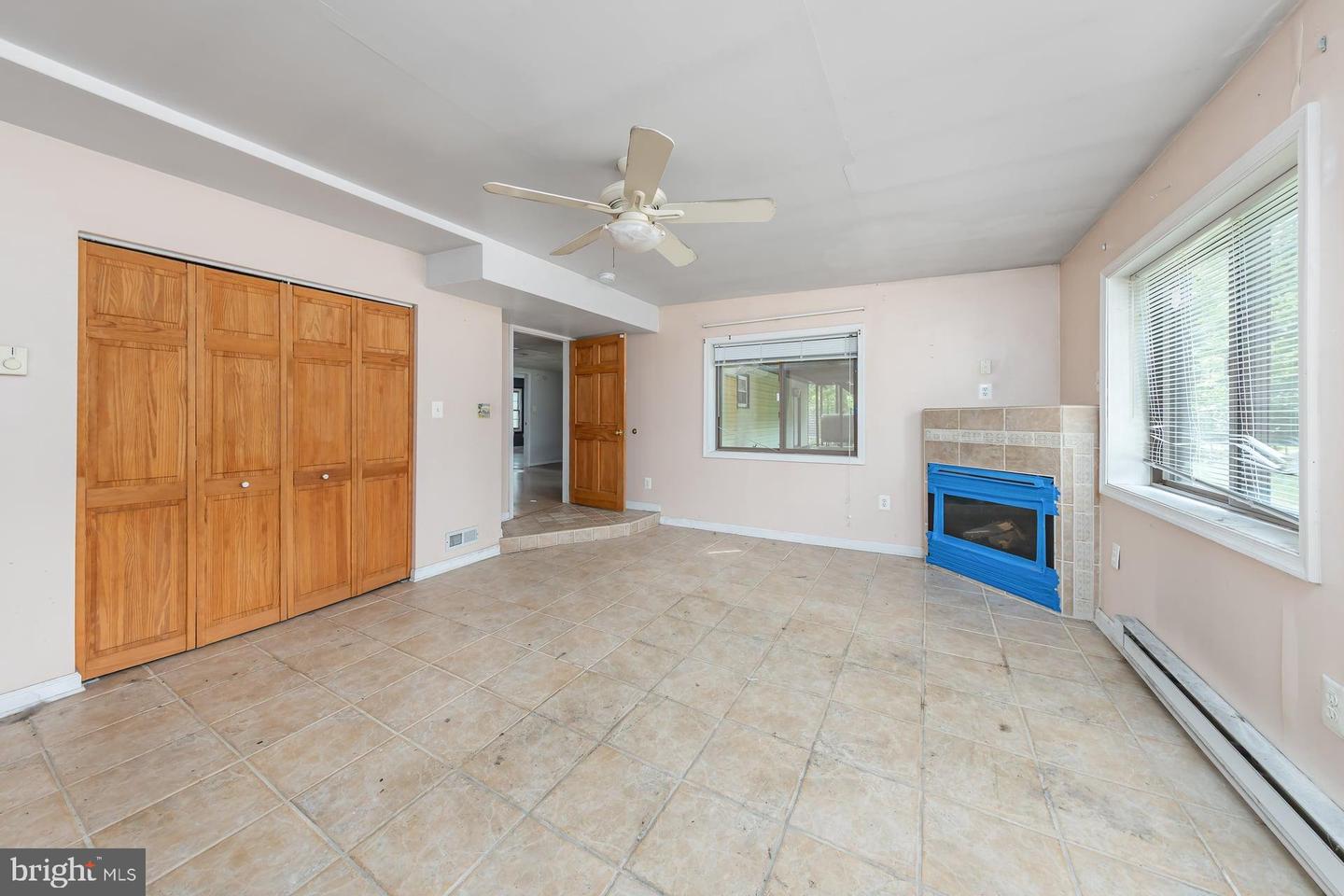 8 Grove St Property Photo 10