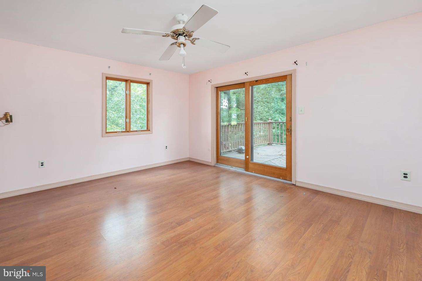 8 Grove St Property Photo 11