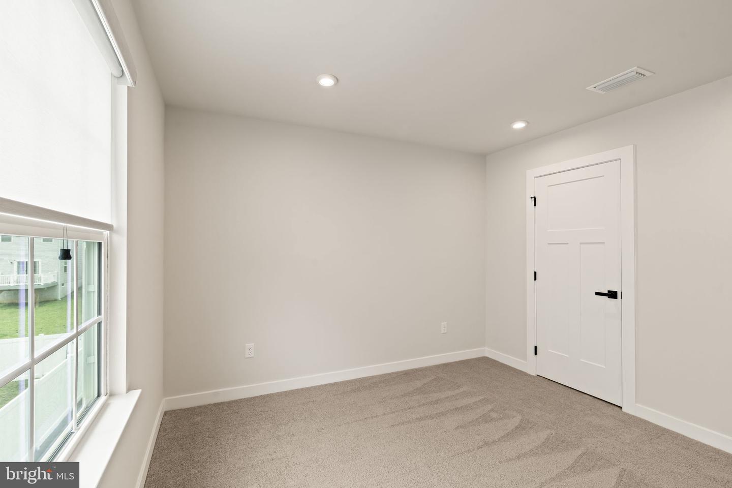 149 Merseyside Dr Property Photo 24