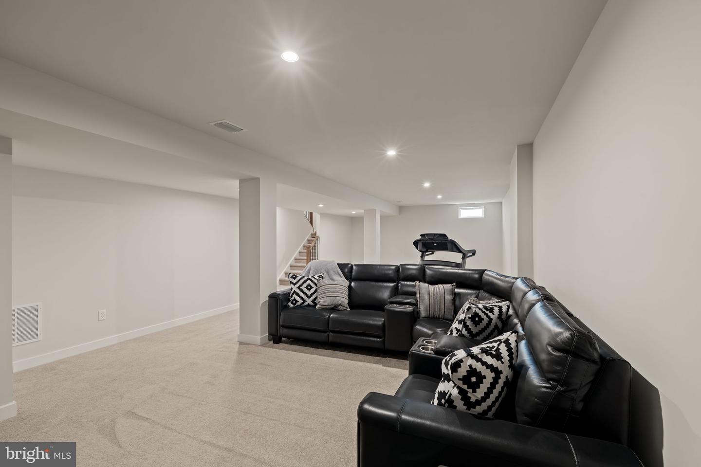 149 Merseyside Dr Property Photo 35