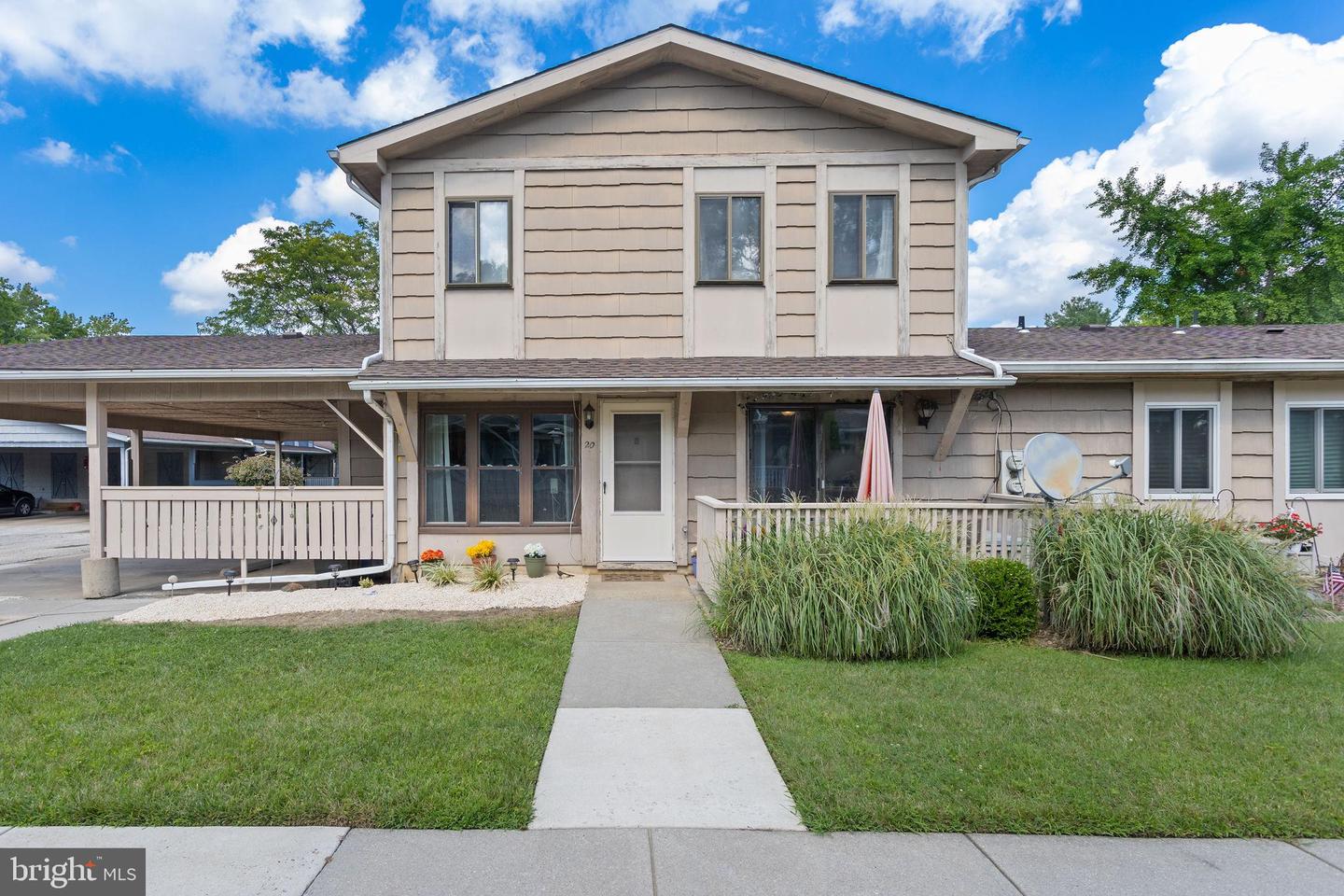 20 Maplewood Property Photo 1